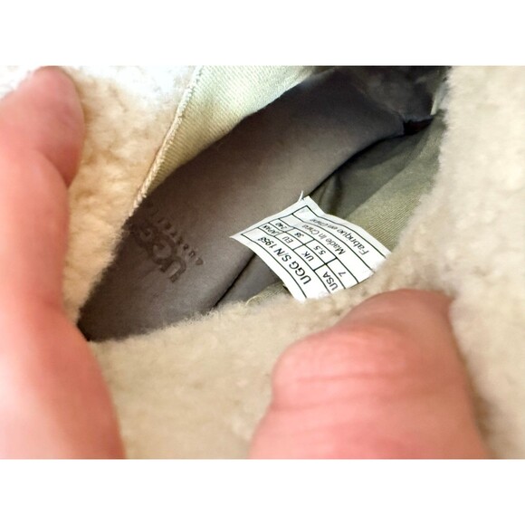 UGG Lynnea Leather Ankle Boots Size 7 - Picture 10 of 10